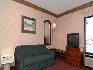 Quality & Olde Town Hotel